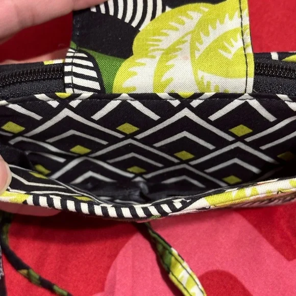 NWOT Vera Bradley Wallet with beautiful Pattern - Picture 8 of 10